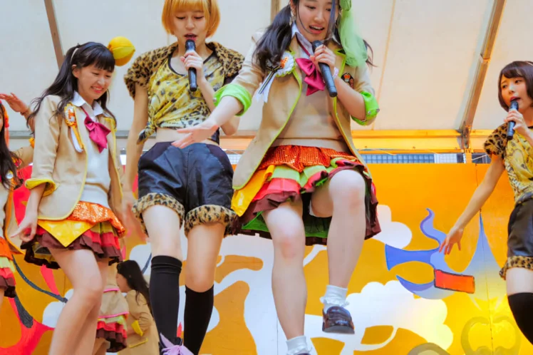 ファンの所へ会いに来てくれるアイドル 『まいどハンバーガールZ』 Japanese girls Idol group [4K]