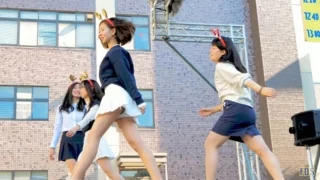 かわいいトナカイさん達のダンス 「TT 티티 (TWICE 트와이스)」 KPOP アイドル 学園祭 [4K]