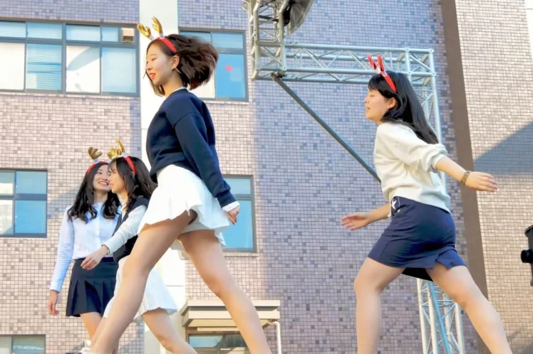 かわいいトナカイさん達のダンス 「TT 티티 (TWICE 트와이스)」 KPOP アイドル 学園祭 [4K]
